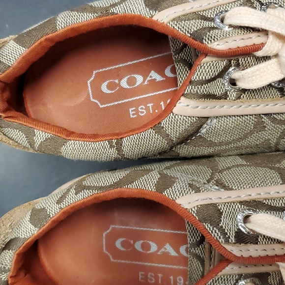 Coach shoes very good condition - Picture 3 of 8